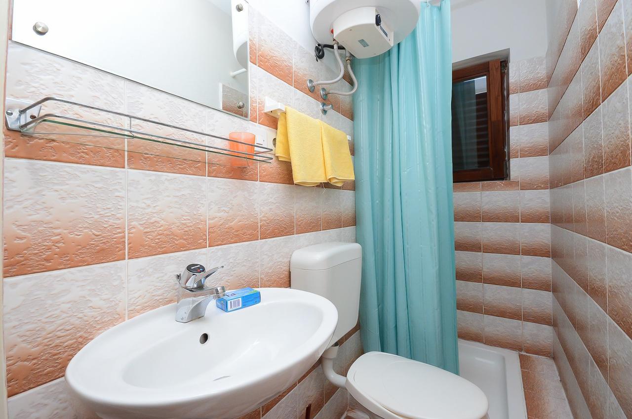 Apartments Biserka Barbat na Rabu Zewnętrze zdjęcie