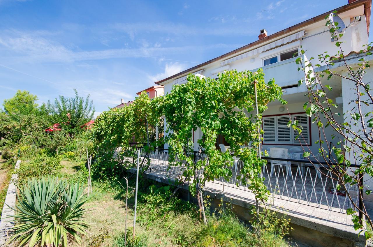 Apartments Biserka Barbat na Rabu Zewnętrze zdjęcie