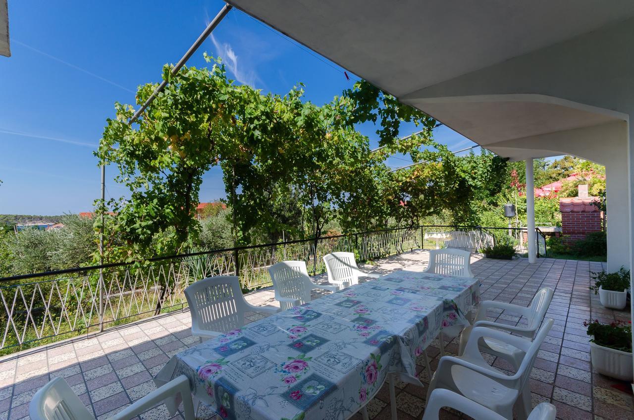 Apartments Biserka Barbat na Rabu Zewnętrze zdjęcie